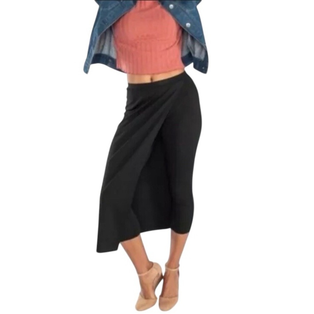 BETABRAND The Sassiest Pants Capris Midi Skirt Overlay in Black - Picture 6 of 14